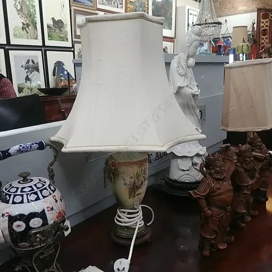 VICT PORCELAIN LAMP BASE