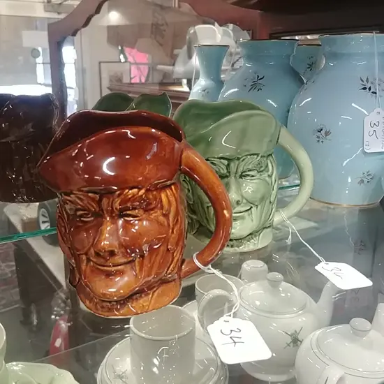 C/LYNN TOBY JUGS X 2