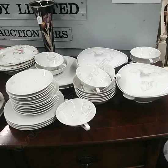 HUTSCHENREUTHER  PART  DINNER SERVICE