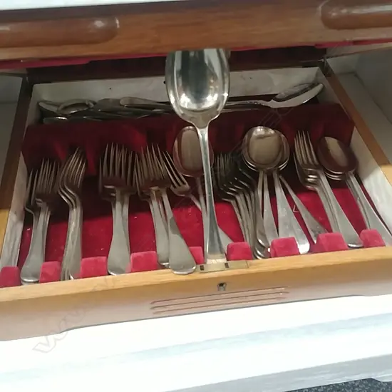 CASED PART CUTLERY SET
