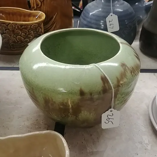 C/LYNN GREEN GLAZE VASE