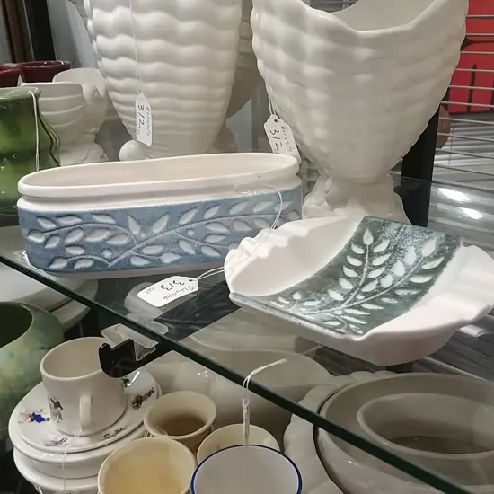 C/LYNN CERAMICA ASHTRAY+TROUGH