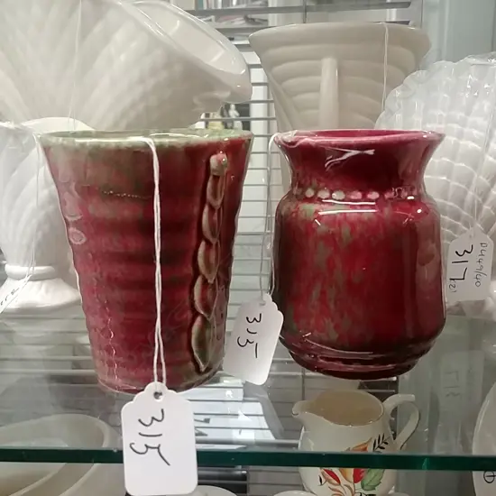 C/LYNN VASES X 2