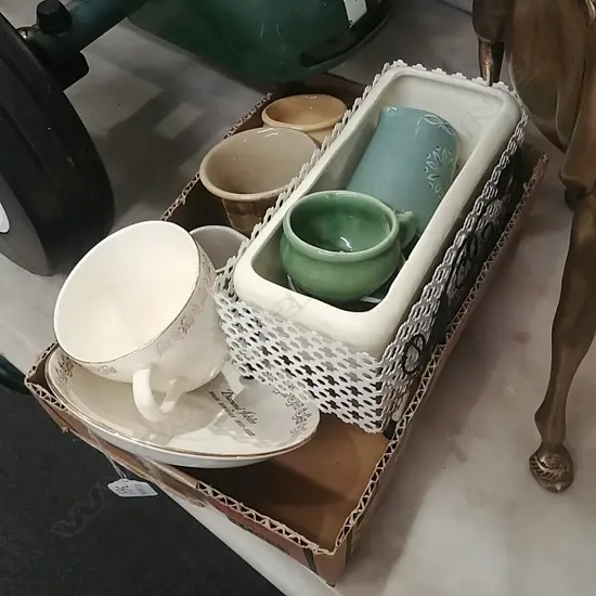 C/LYNN JUBILEE C/SAUCER +POTTIES JUG VASE ETC