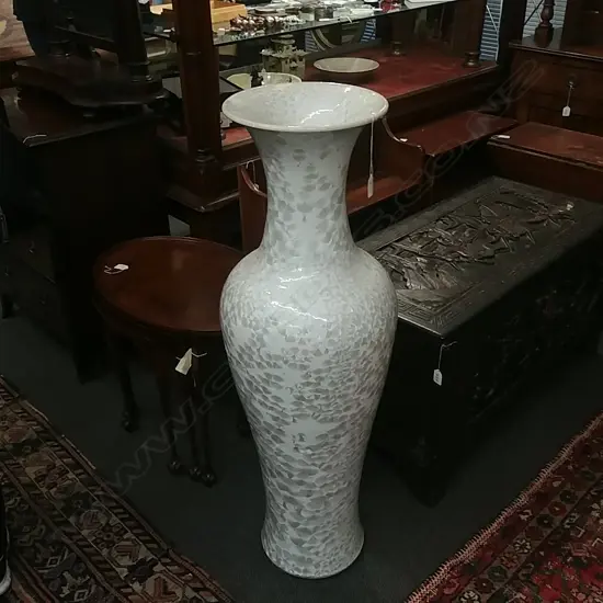 LARGE WHITE GLAZE FLOOR VASE