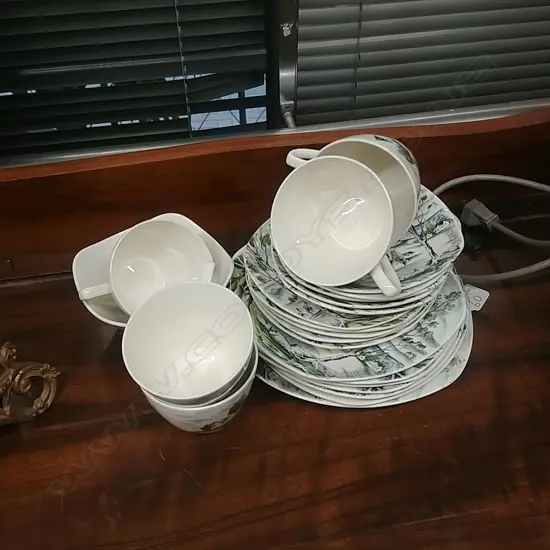 MID WINTER PATTERN TEASET