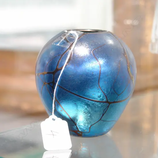 GARY NASH GLASS VASE