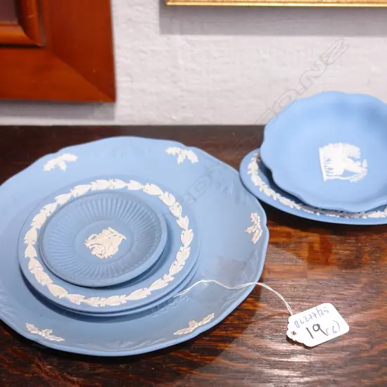 LOT ASST W/WOOD JASPER WARE