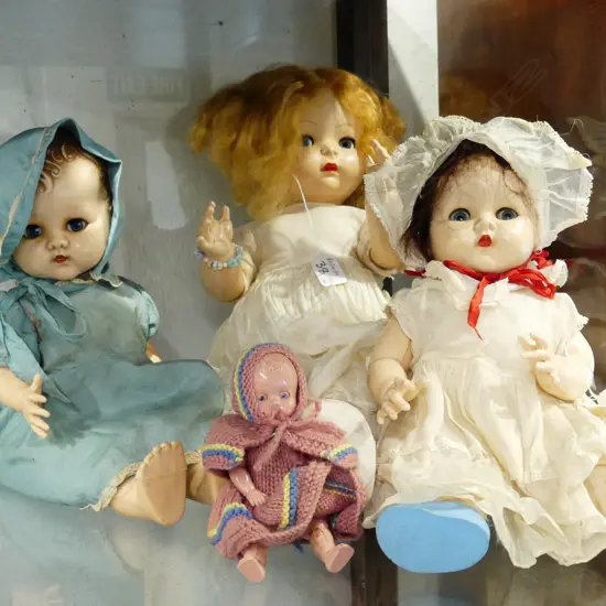 4 VINTAGE DOLLS