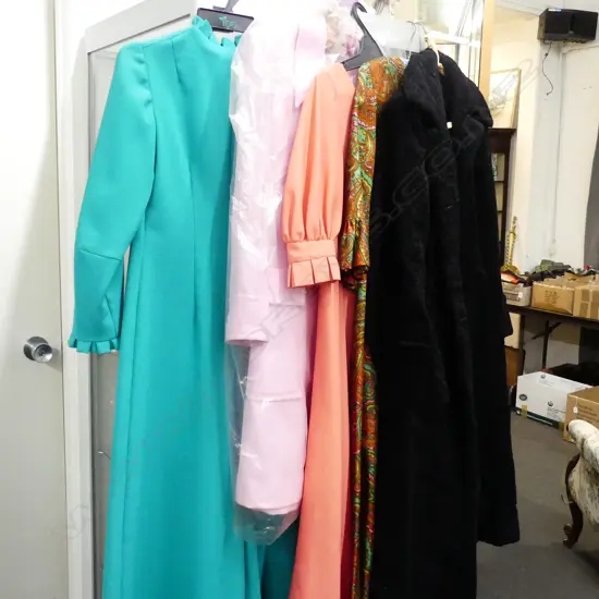 LOT VINTAGE CLOTHES/COATS ETC