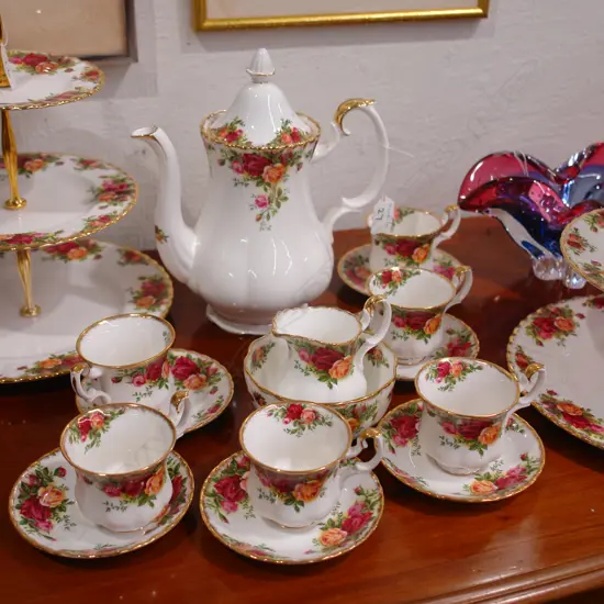 R/ALBERT OCR 6 CUPS&SAUCERS, SUGAR & MILK