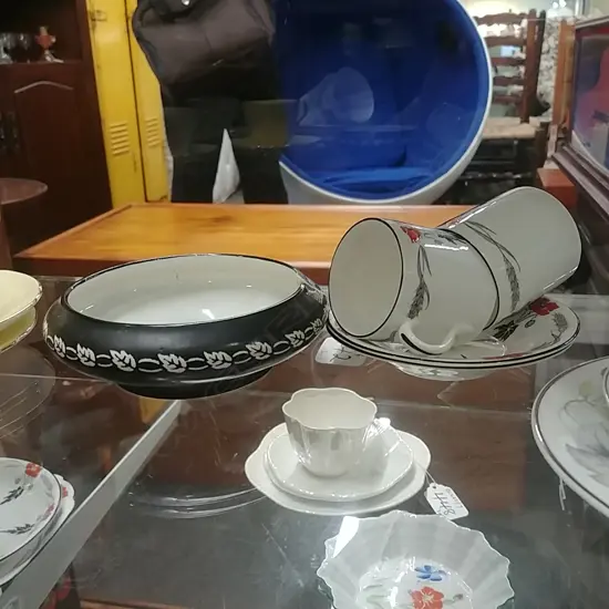 2 SHELLY C/S & SMALL BOWL