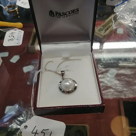 SILVER & MABE PEARL PENDANT ON CHAIN