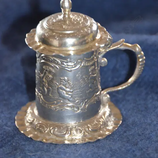 A MINI SILVER TANKARD 1898