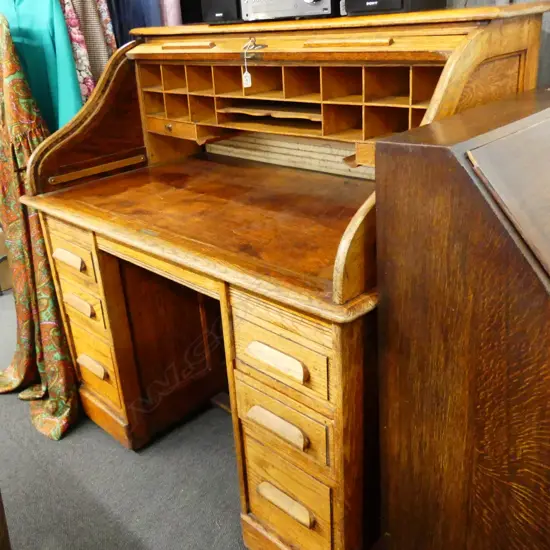 ANTIQUE OAK ROLL TOP DESK