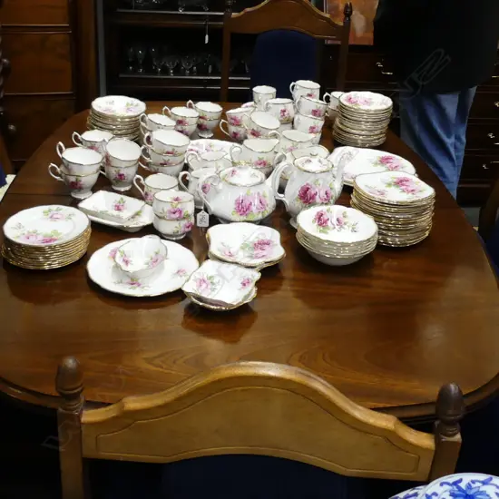 MAHOGANY DINING SUITE