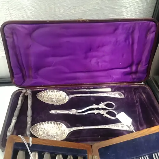 CASED BERRY SPOON SET