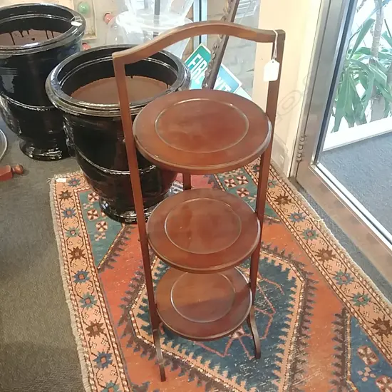 3 TIER FOLDING PLATE STAND 