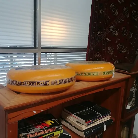 2 SHOP CHEESE ROUNDS