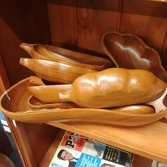 SET OF CARVED WOOD BOWLS + SALAD SERVERS