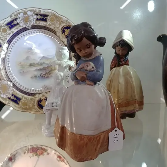 LLADRO GIRL WITH PUPPY