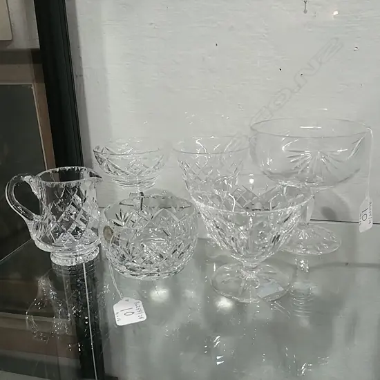 4 CRYSTAL SUNDAES + CREAM & SUGAR