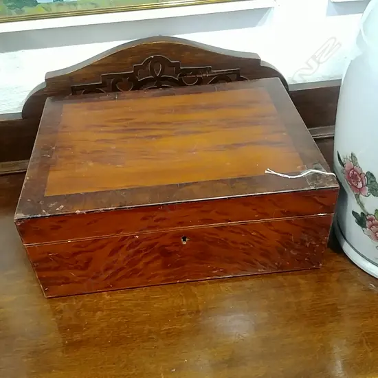 MOTTLED KAURI WORK BOX