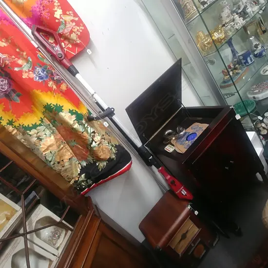 POLE HEDGE TRIMMER NO CHARGER