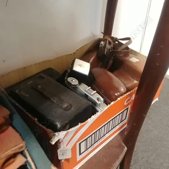 BOX VINTAGE CAMERAS