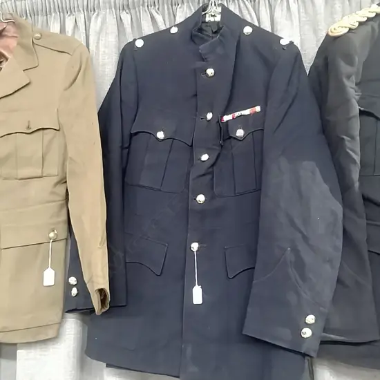 KINGS HORSE UNIFORM & RIBBONS