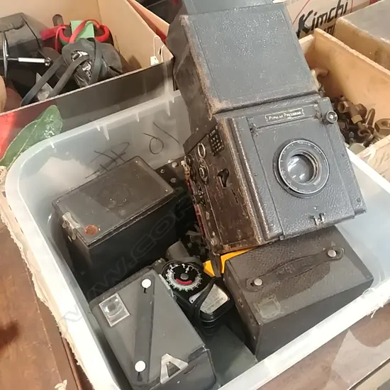 BOX VINTAGE CAMERAS