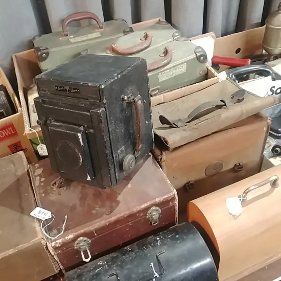 BOXED PLATE CAMERA & PLATES
