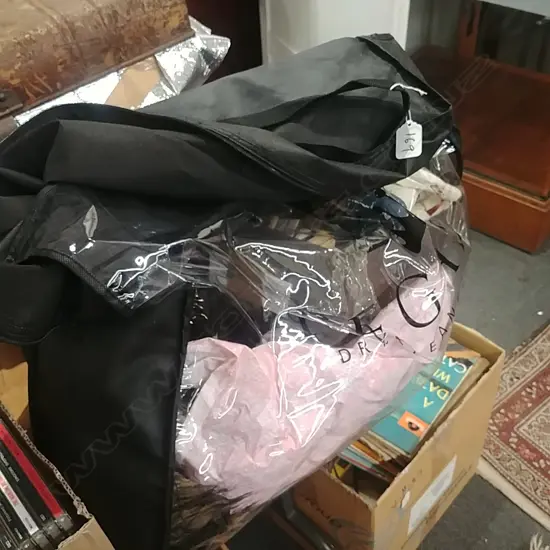 BAG FUR PCS & DRINKS COASTERS COLLECTION ETC