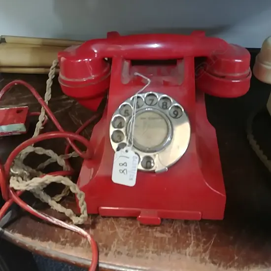 VINTAGE RED BAKELITE PHONE