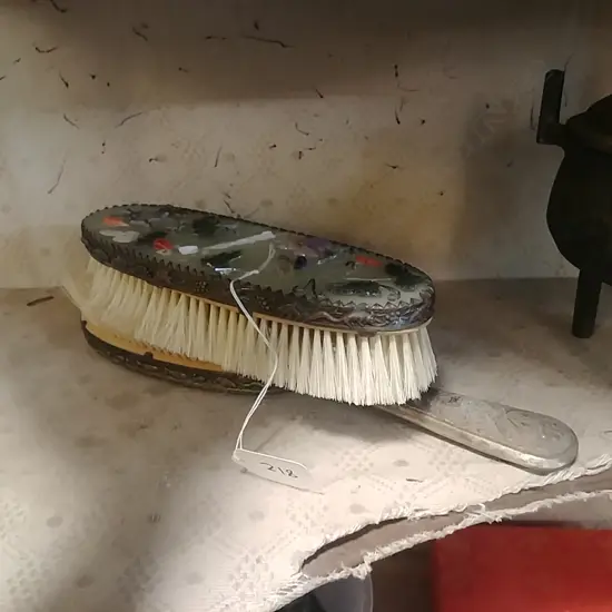 2 ORIENTAL SHANGHAI BRUSHES 