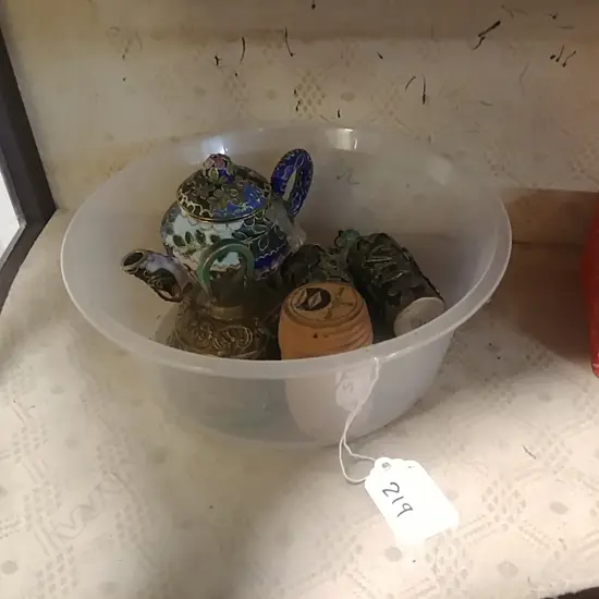 4 SML ORIENTAL METAL ITEMS