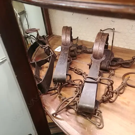 3 AMERICAN MADE VICTOR VORMIT TRAPS