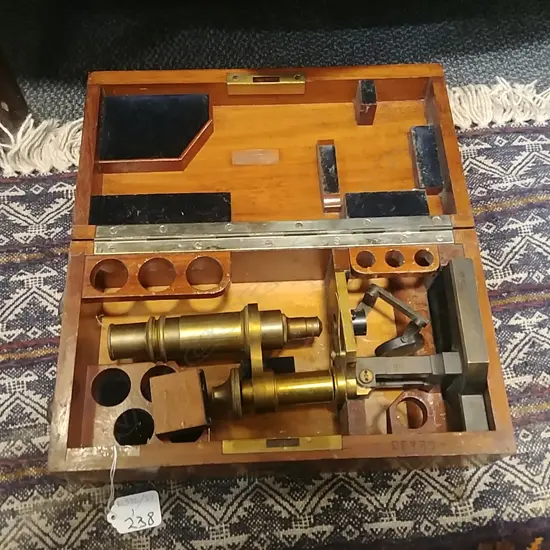 BOXED ANTIQUE MICROSCOPE 