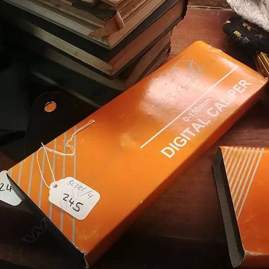 DIGITAL CALIPER