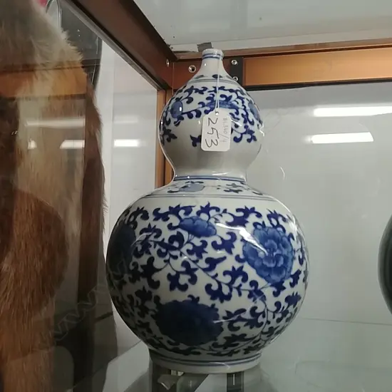 B&W DOUBLE GOURD VASE