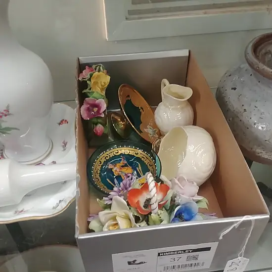 SMALL BOX COLLECTABLE CHINA &  GLASS