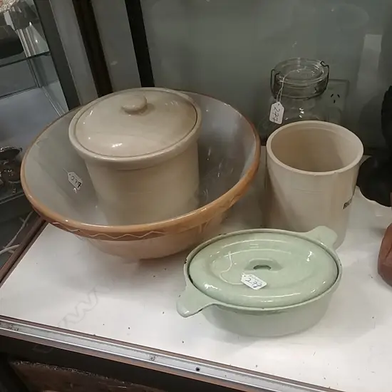 ENGLISH ,IXING BOWL/CROCKS/ENAMEL POT+AGEEJAR