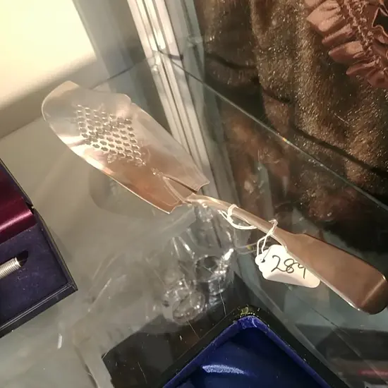 A Georgian fiddle pattern silver fish server