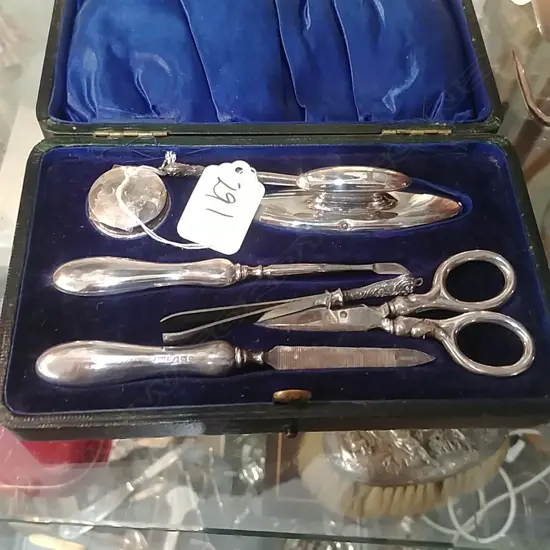 SILVER MANICURE SET (PLUS 2 EXTRA PCES)