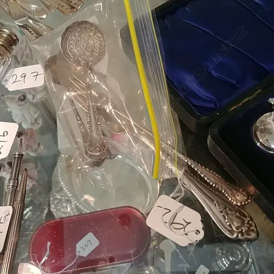 6 SILVER FLATWARE PCES.