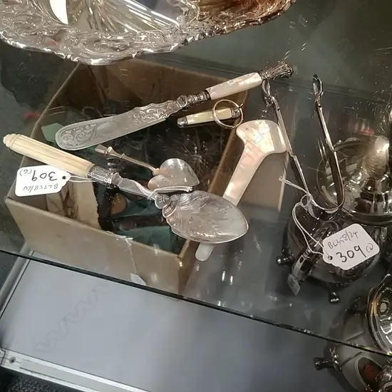 LOT EP SPOONS/KNIFES/PEN KNIFE ETC