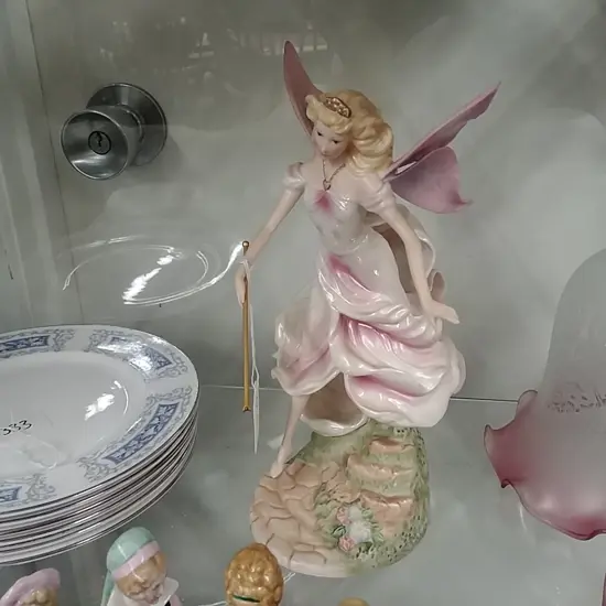 F/MINT FIGURE OF THE FAIRY PRINCESS