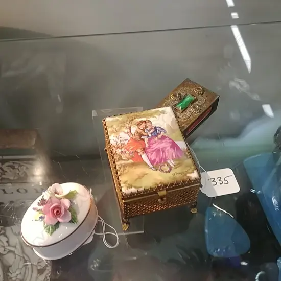 MATCH HOLDER LIMOGES STYLE BOX+ONE