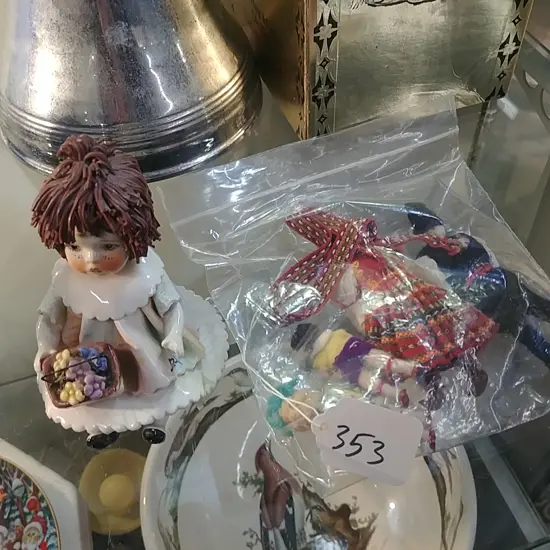 ASST COSTUME DOLLS+PORCELAIN GIRL