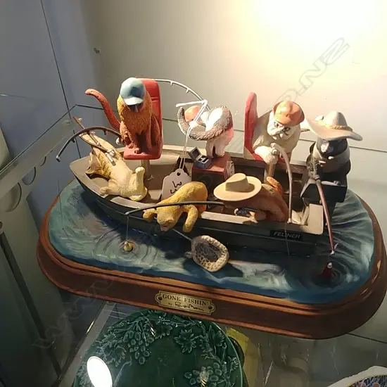 F/MINT FIGURE GROUP GONE FISHING